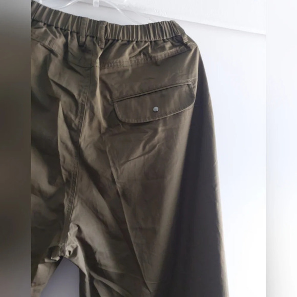 High Rise Elastic Waistband Dark Green pants Lightweight packable Ankle crop L - Picture 6 of 6